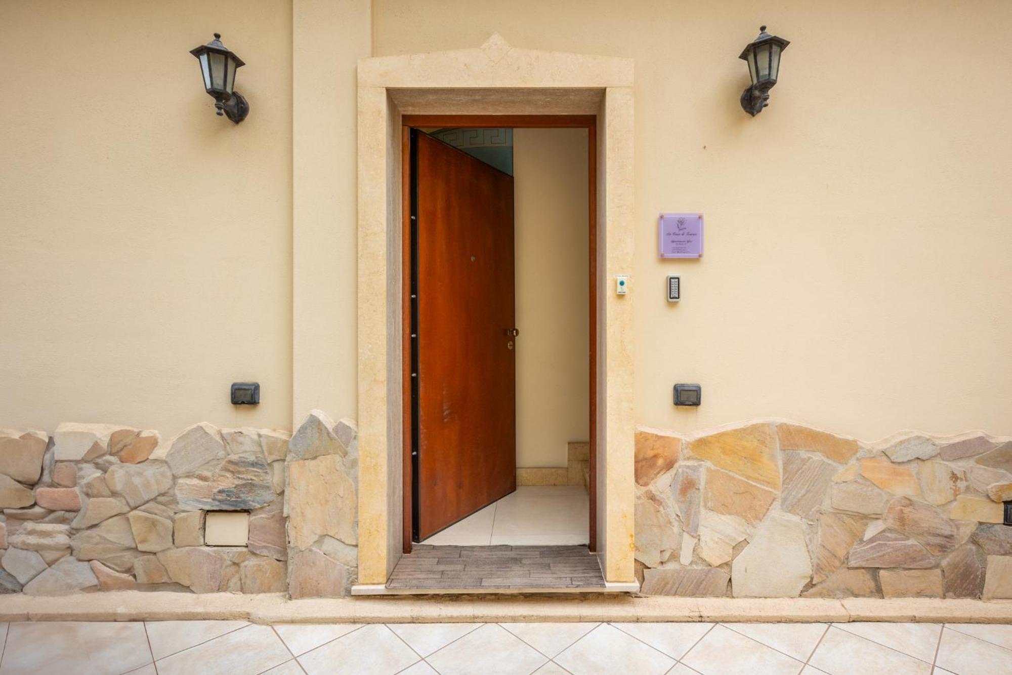 クアルトゥ・サンテーレナLa Casa Di Toninaアパートメント エクステリア 写真