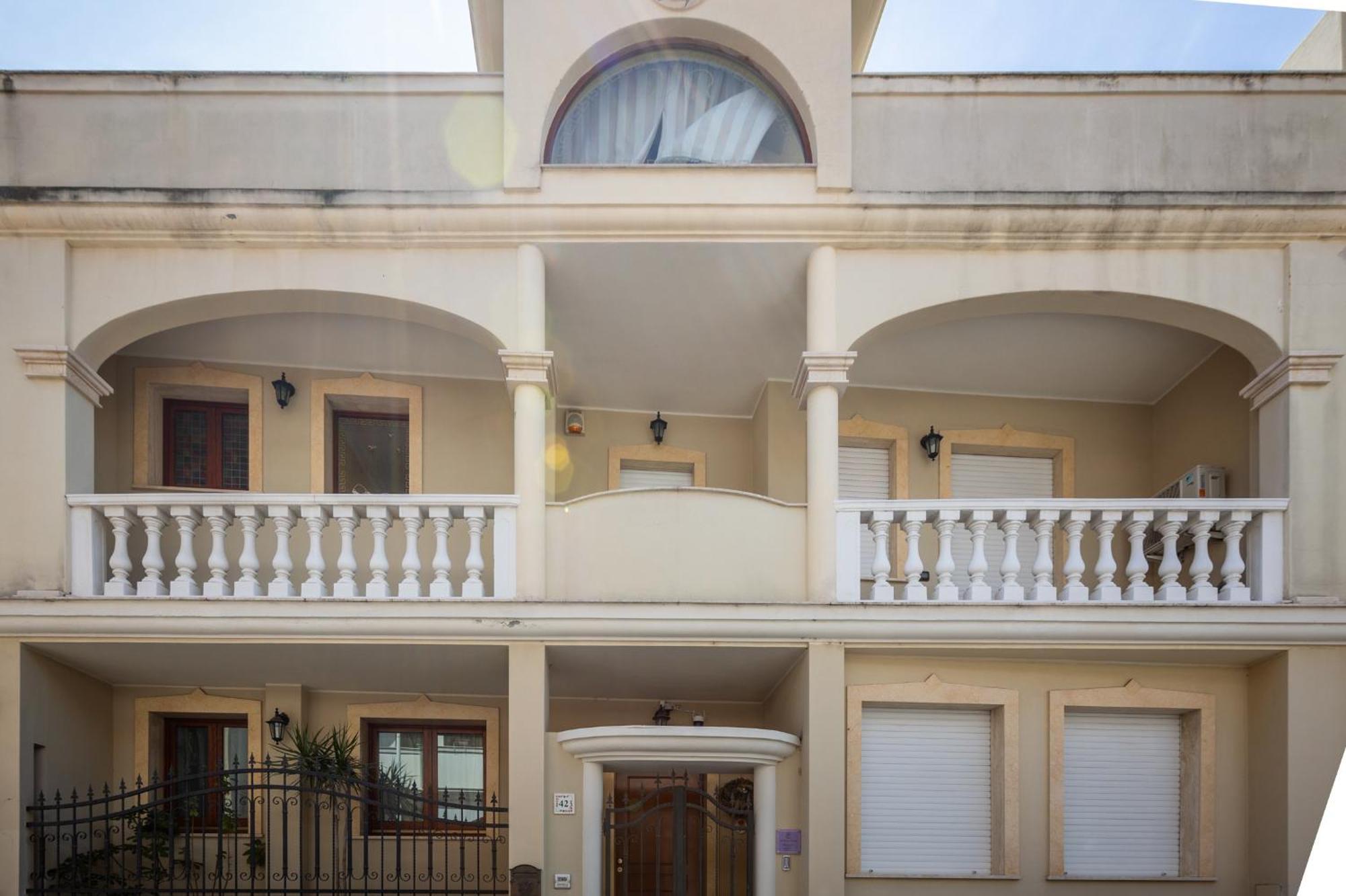 クアルトゥ・サンテーレナLa Casa Di Toninaアパートメント エクステリア 写真