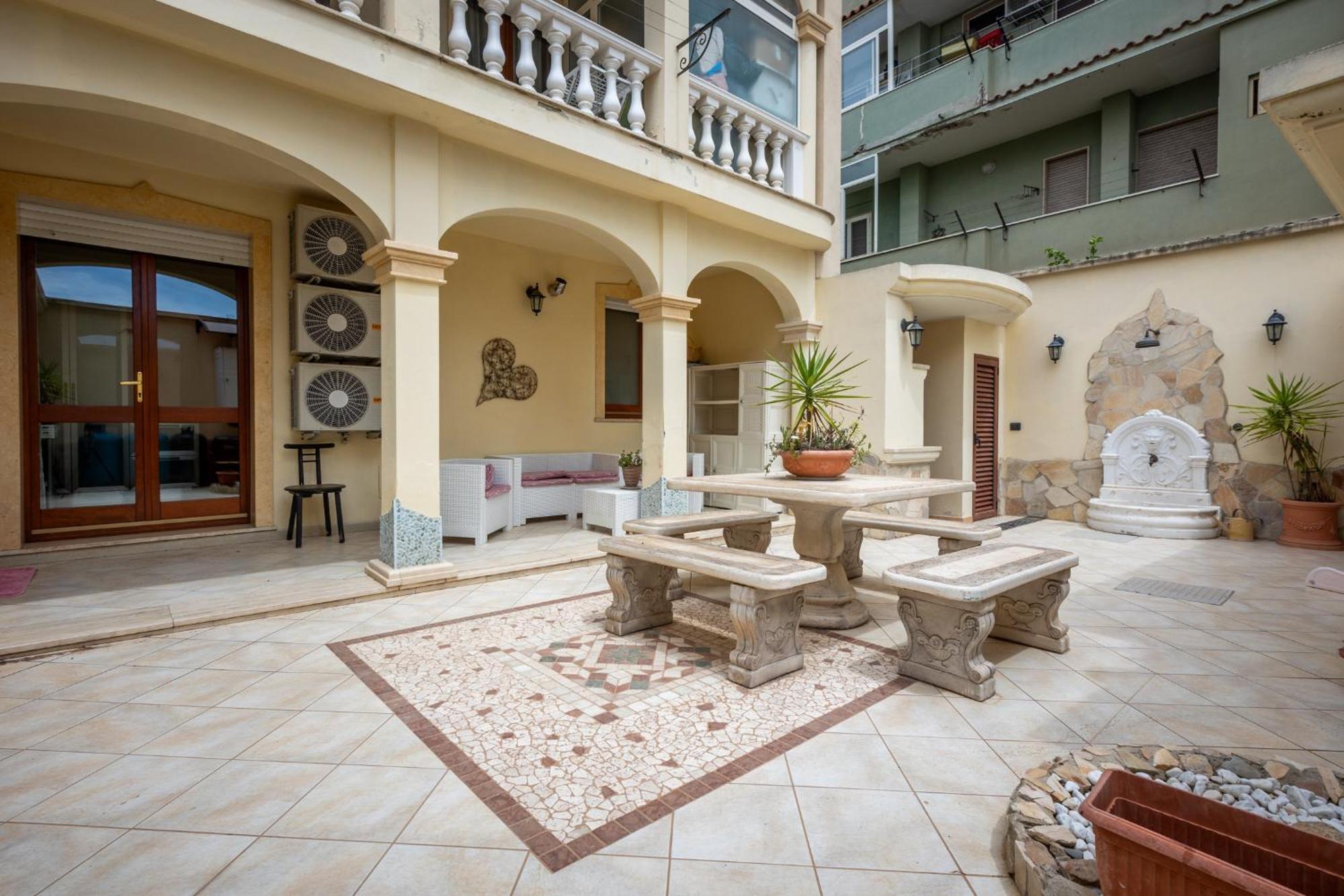 クアルトゥ・サンテーレナLa Casa Di Toninaアパートメント エクステリア 写真